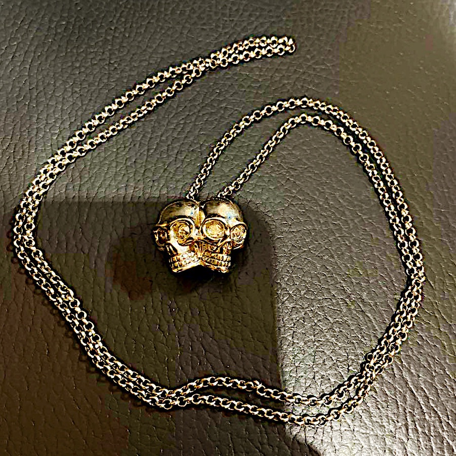 Authentic Alexander Mcqueen Silver Plated Rare Double Swarovski Skull Necklace 400$